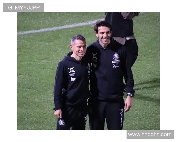 帅哥足球明星卡卡的传奇人生与绿茵场上的辉煌成就解析